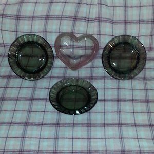 4 VINTAGE ASHTRAY Smoke Gray, Pink Collectible